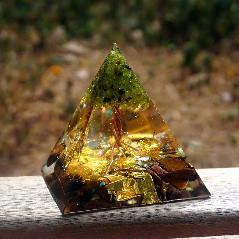 Orgonit_Pyramide_Lebensbaum_Symbol_fur_Energie-Regeneration