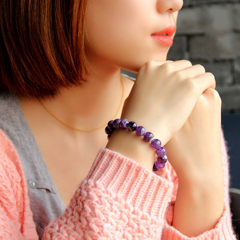 Amethyst_Kristall_Armband-Frau