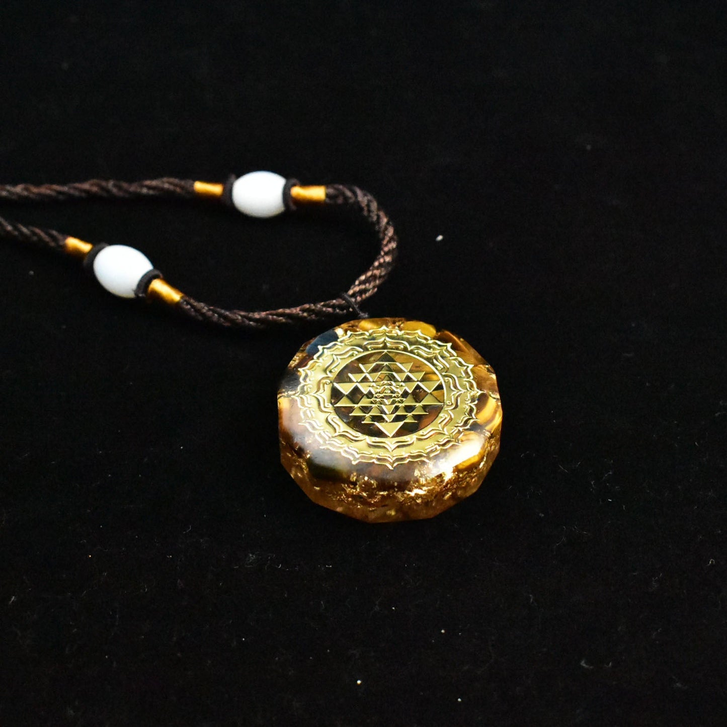 Tigerauge-Halskette-Orgonit_Schmuck_Sri_Yantra_Kette