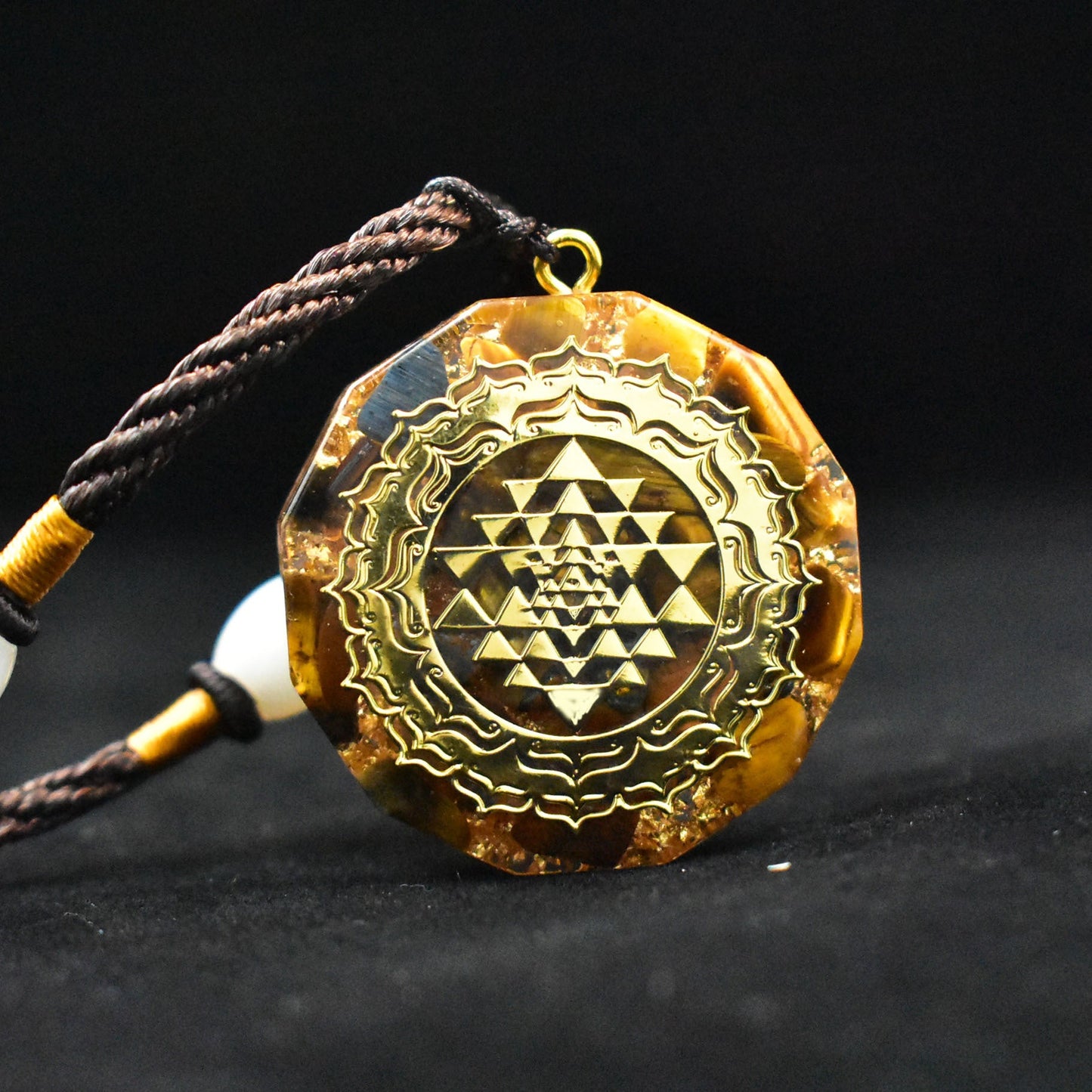 Tigerauge-Halskette-Orgon_Schmuck_Sri_Yantra_Kette