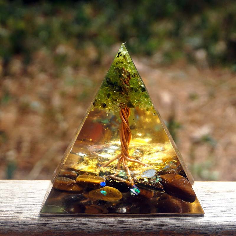 Orgonit_Pyramide_Lebensbaum_Symbol_fur_Energie-Regeneration