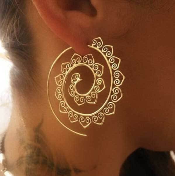 Goldene- Statement- Ohrringe