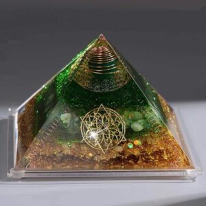 Große -Orgonit -Pyramide 13-cm-mit -Kristallkugel, Natursteinen & heiliger -Geometrie